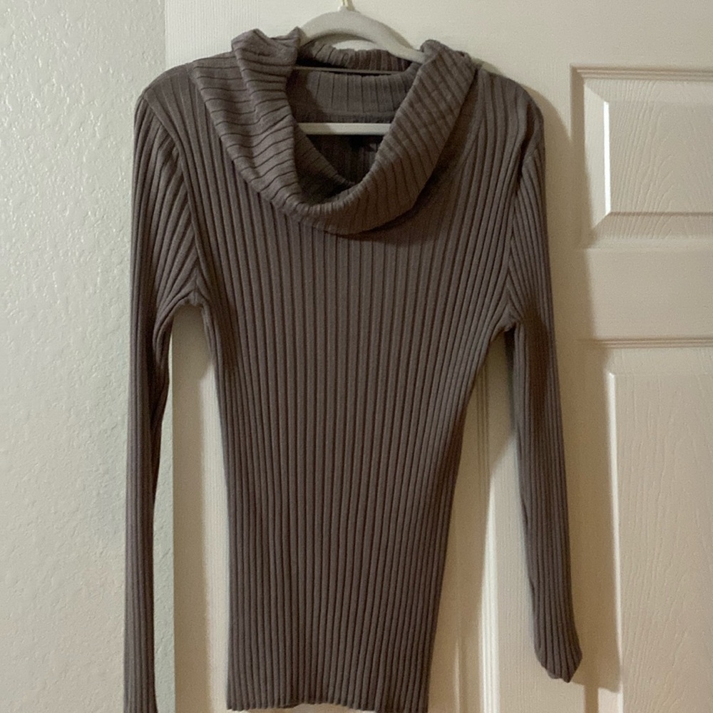 Long sleeve turtleneck